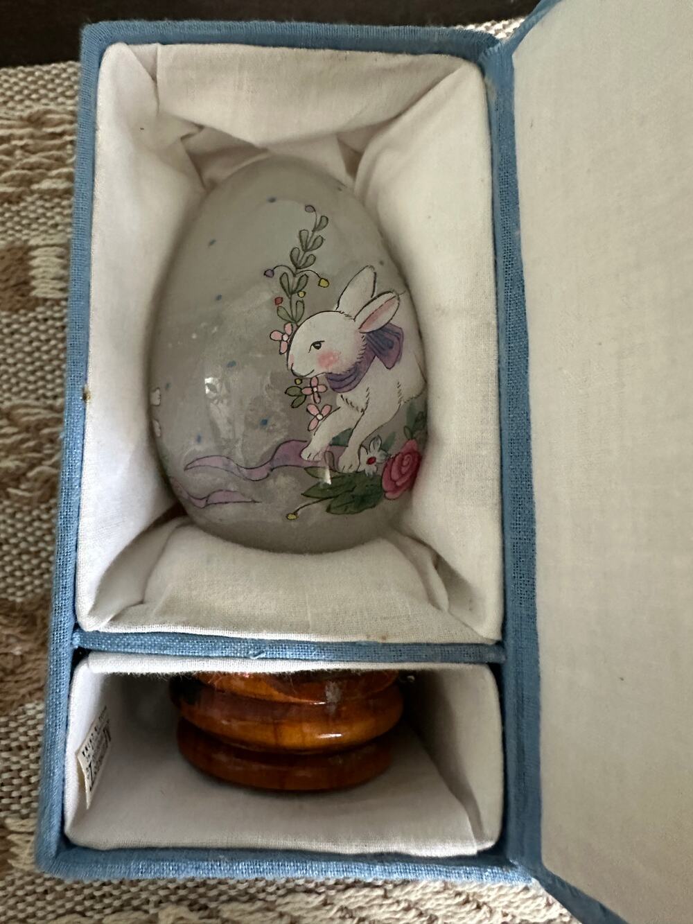 Bill Yee Inside Painted Rabbit Glass Egg on Stand w/ Box